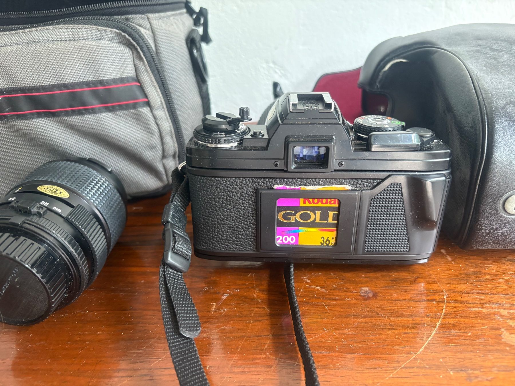 Minolta Appareil photo: Minolta X-700 Spiegelreflexkamera Set mit 2 Objektiven & Tas – D'occasion à Basel par kia_wlc2 3