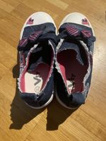 Turnschuhe Denim Grösse 31 mit Applikationen und Schleifen