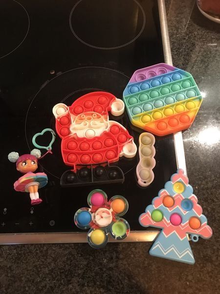 Jeux: Kinder 6 Fidget Bubble Popper – D'occasion à Bergdietikon par antovale
