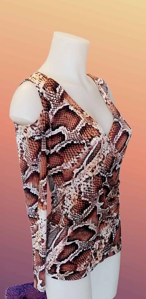 T-shirt: Langarmshirt  Schulterfrei – Nuovo e nell'imballaggio originale da Aarburg venduto da Hystoria 2