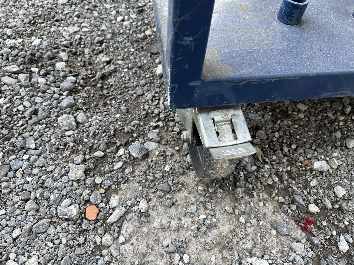 Tous les outils: Werkzeugwagen – D'occasion à Zweisimmen par lochfluh 3