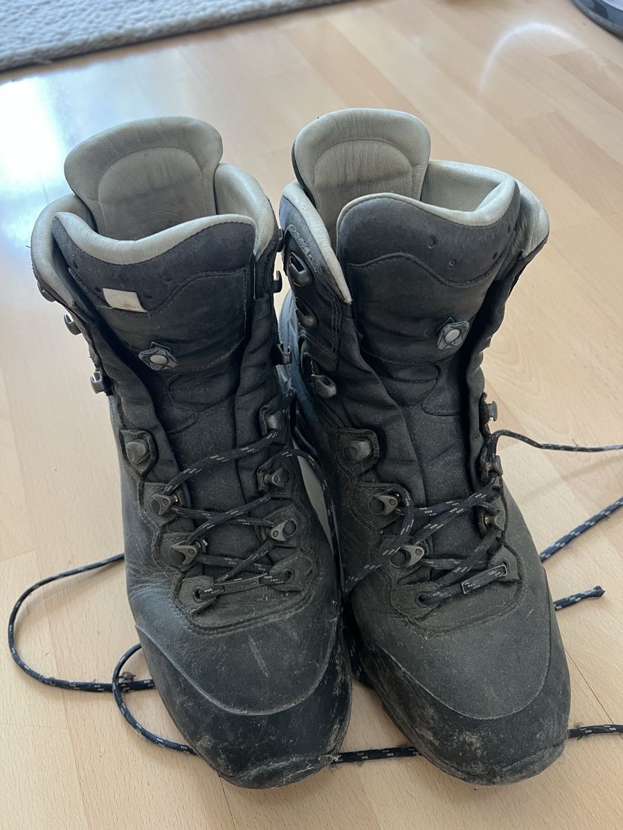 Lowa Scarpe da uomo: Lowa Wanderschuhe Gr 42.5 – Usato da Zürich venduto da manosch 2