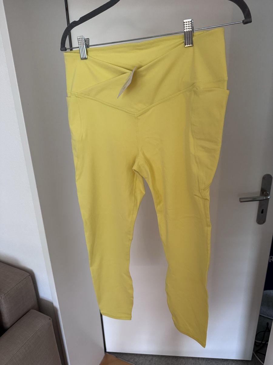 Leggings: Fabletics Leggings Pureluxe Crossover size L – Nuovo e nell'imballaggio originale da Horgen venduto da kay_5xnb