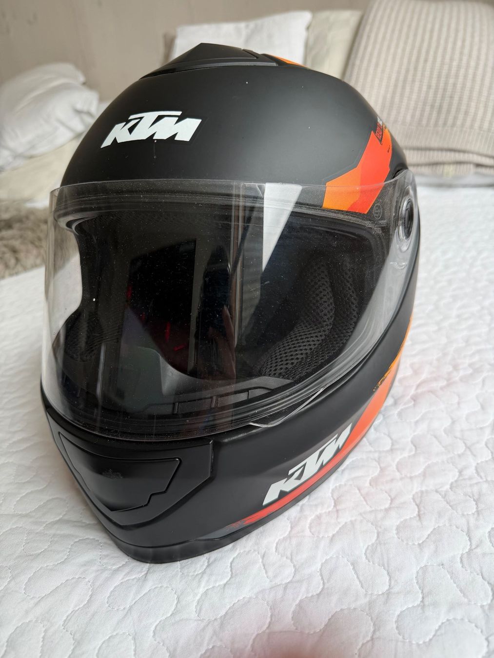 KTM Casques & visières: Helm neuwertig KTM Gr. S – D'occasion à Lyss par Shantishiva