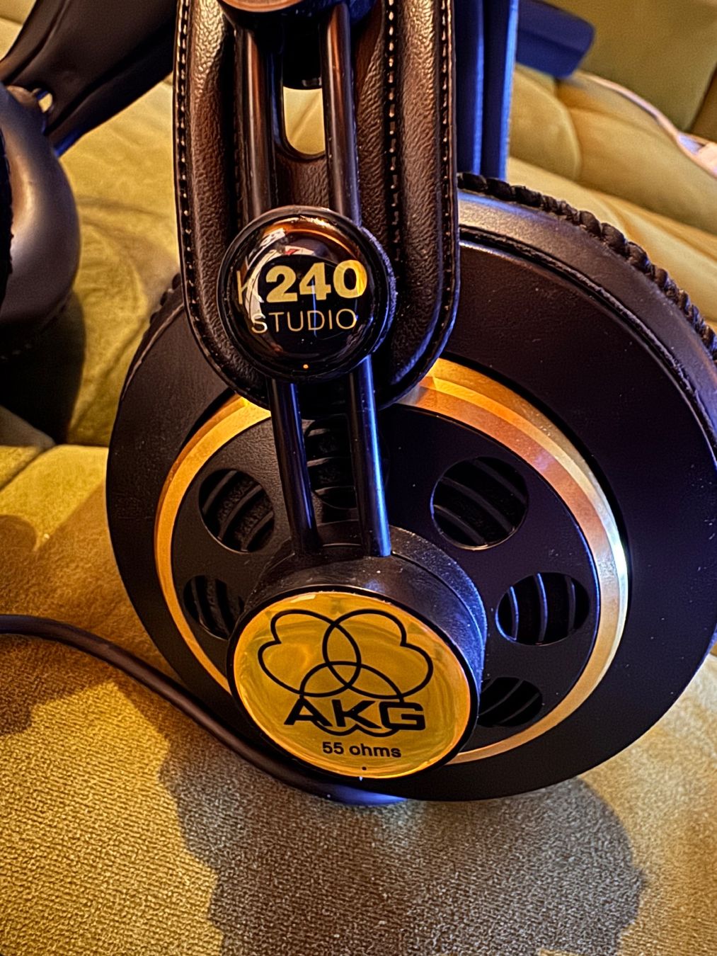 Akg Cuffie: AKG K240 Studio Kopfhörer - 2 Stück! – Usato da Gwatt-Thun venduto da D3af 4
