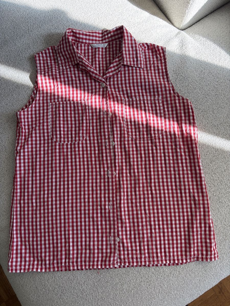 T-shirts: RED GINGHAM BUTTON-UP SHIRT – D'occasion à Zürich par dor_9l9g