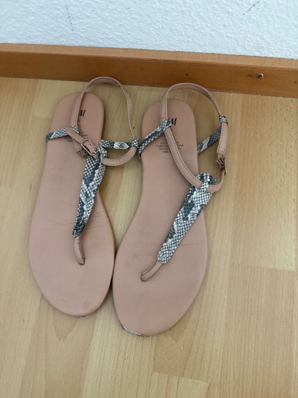 H&M Scarpe da donna: H&M Sandalen Sommerschuhe Gr. 40 – Usato da Zürich venduto da Herbion1