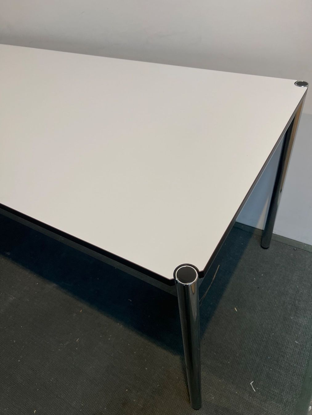 USM Tavoli: 005 USM Haller Tisch 175x75cm – Usato da Wangen an der Aare venduto da TBYN 6