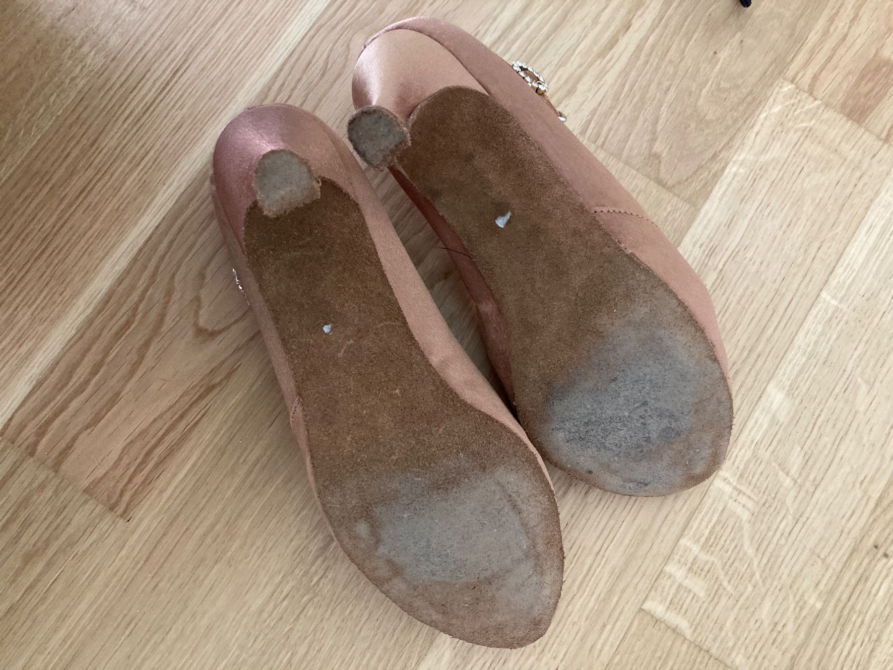 Scarpe da donna: Chaussures de danse Volta, taille 38, couleur chair – Usato da Pully venduto da jul_5sqm 2