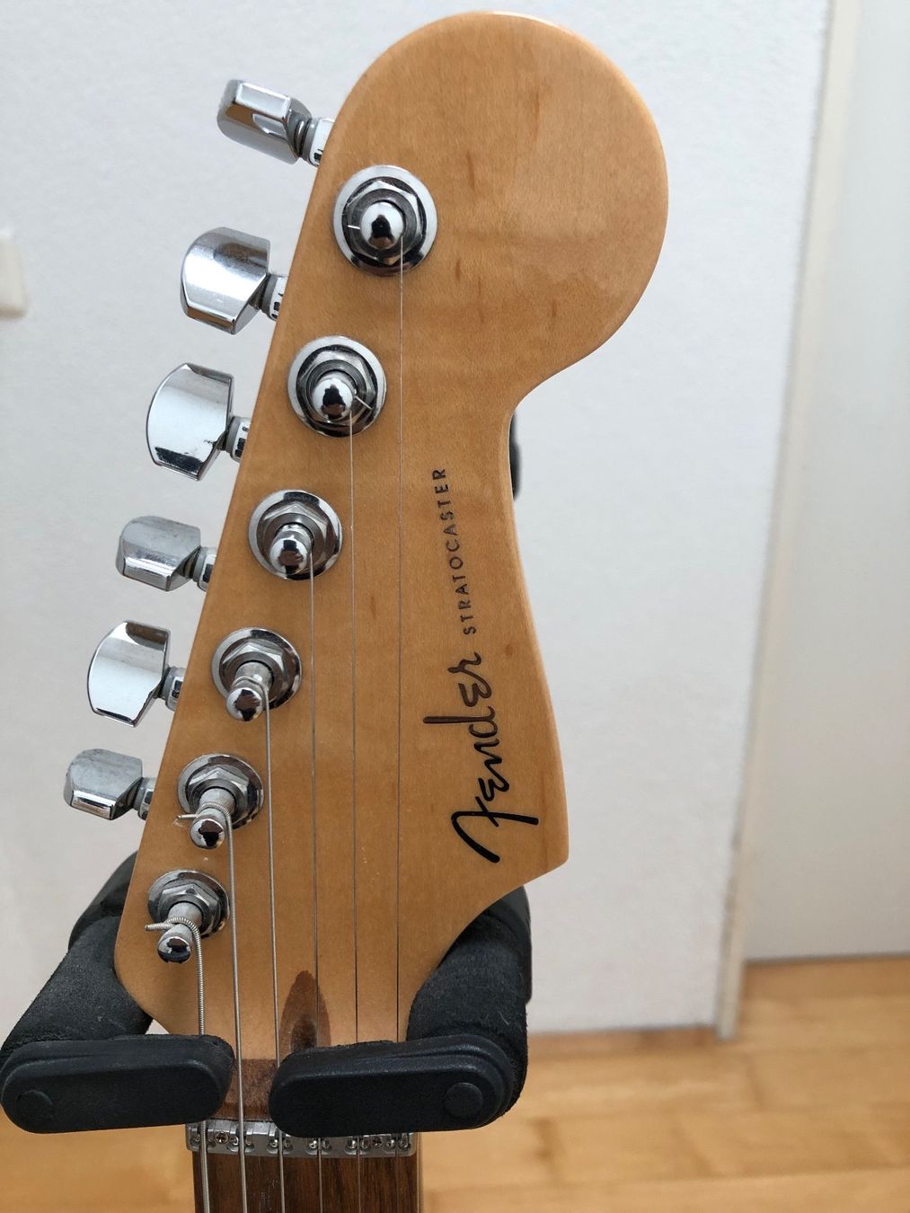 Strumenti musicali: Fender E-Gitarre Sunburst HSS mit Perlmutt Einlagen – Usato da Meisterschwanden venduto da Yuecel 4