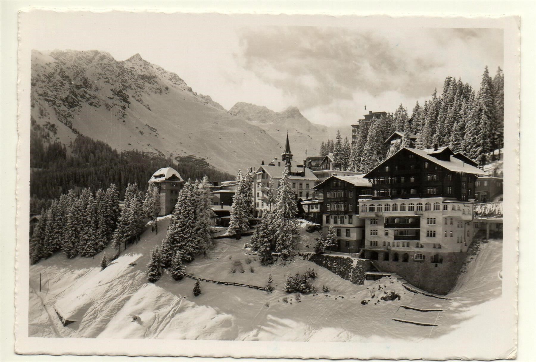 Cartoline postali: AROSA Dorfmitte mit Kursaal – Usato da Jona venduto da philajona
