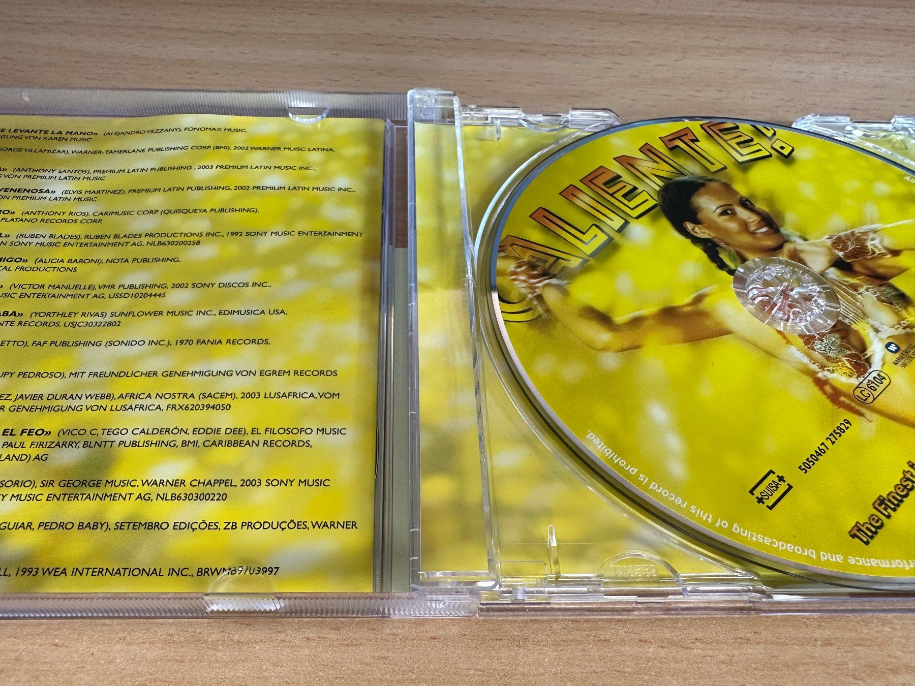 CD: Caliente! The Finest In Latin & Brasil Rhythms 2004 – Usato da Rikon im Tösstal venduto da Alpenmutz 2