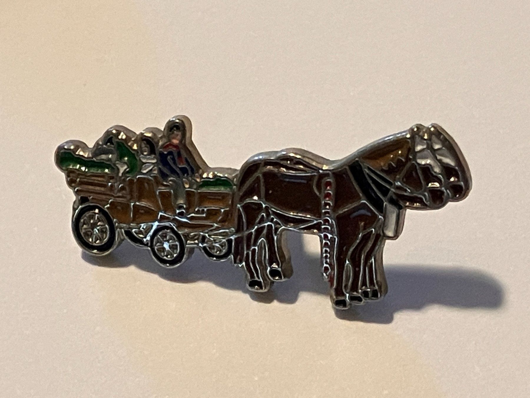 Placchette & Badge: 1 Pin Pferdekutsche – Usato da Basel venduto da djwwpp