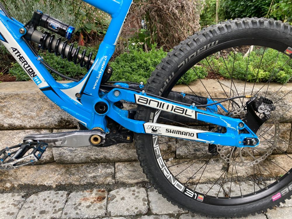 Commencal supreme deals dh v2