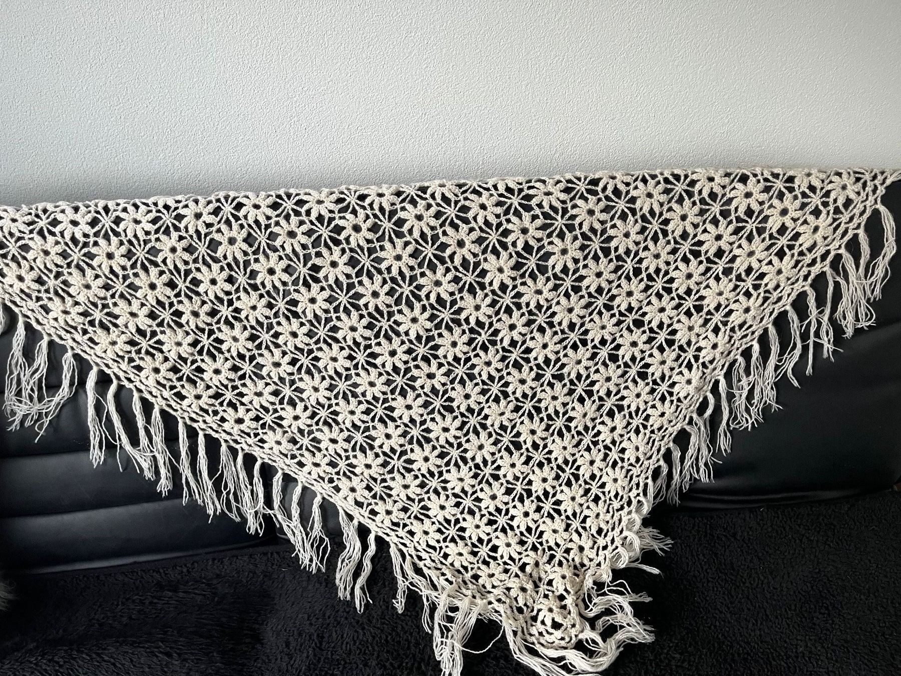 Foulard & Sciarpe: Dreieckstuch /// Stola – Nuovo (secondo la descrizione) da Brittnau venduto da Zofigerin