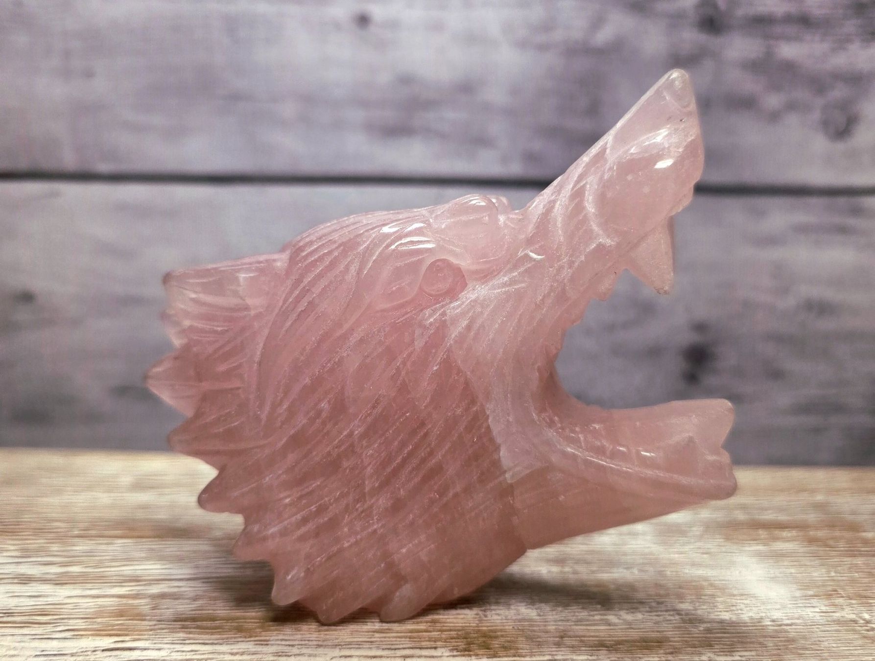 Mineralien & Heilsteine: Top Rosenquarz Wolf 468g – Neu und originalverpackt aus Matzingen von Shay_Crystalz