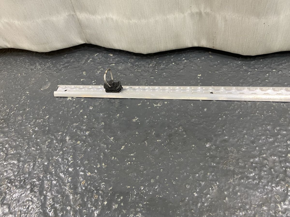 Supporti a parete: Airlineschiene mit 2 Halter 120cm – Usato da Hägglingen venduto da Karin0802 4