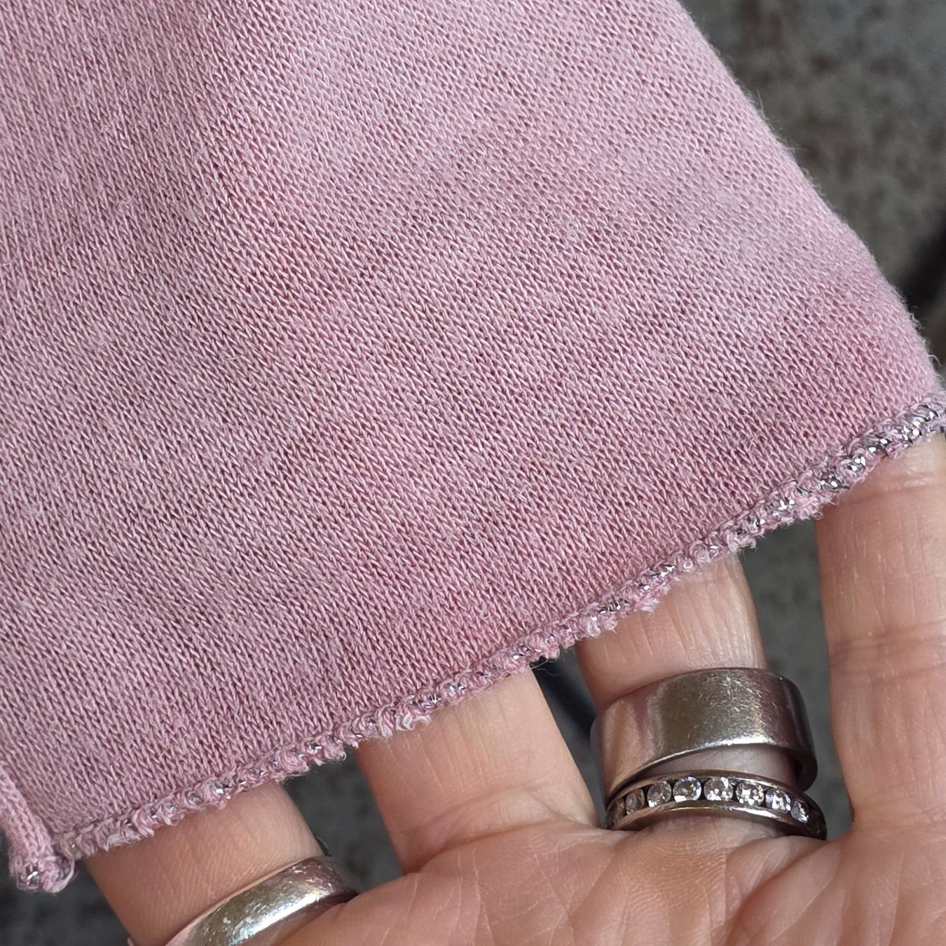 Pullover & Sweatshirts: 🐸 ROSA VISKOSE PULLOVER L MIT SILBERRAND – Gebraucht aus Môtier (Vully) von Frogs 3