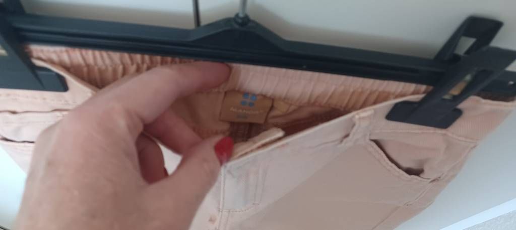 Hosen: Pantalon en jean saumon 8 ans – Gebraucht aus GENEVE von NathalieI01 2