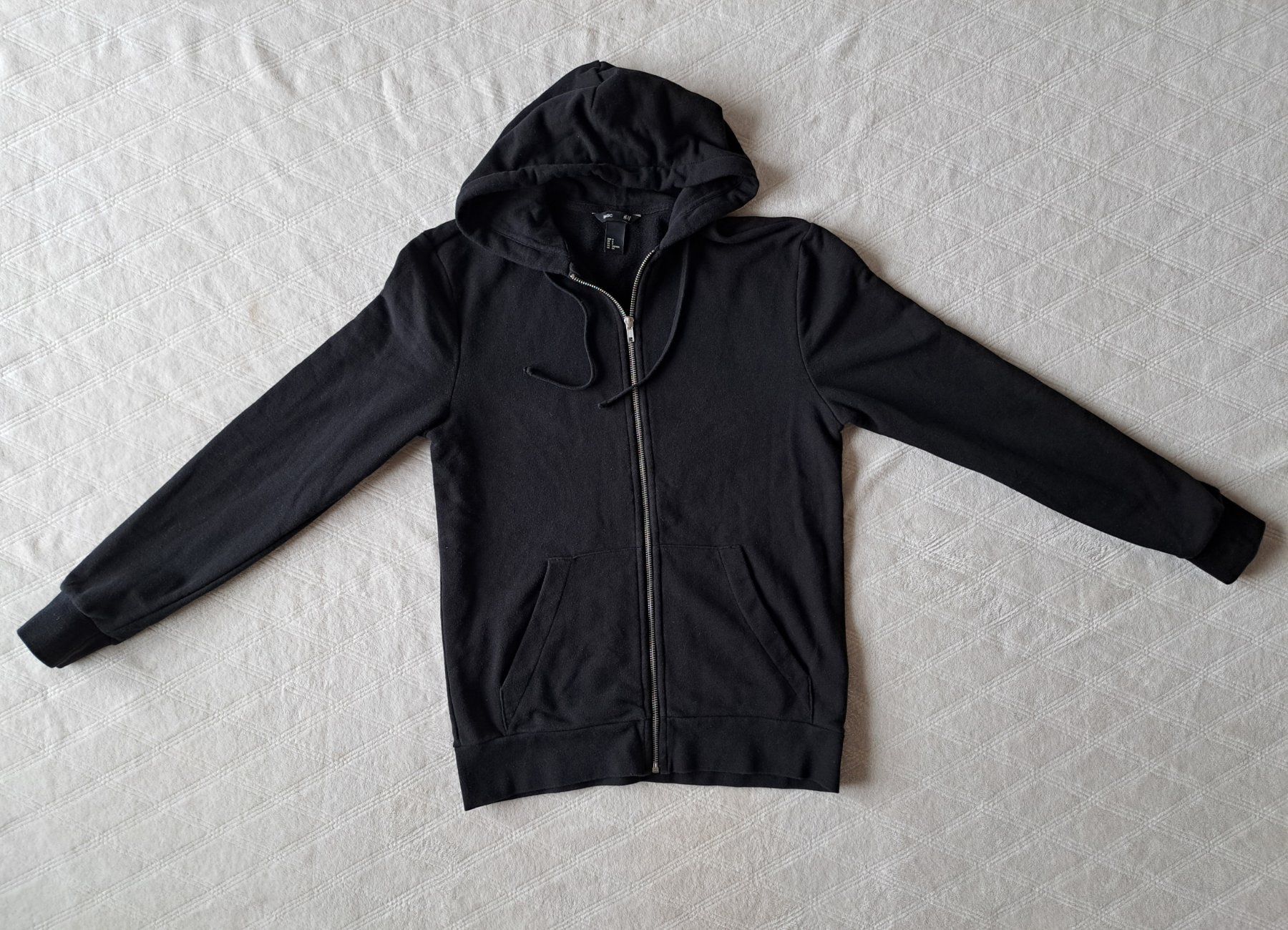 H&M Maglioni & Felpe: Schwarzer Kapuzenpullover Gr. S "Stilinski 24 " – Usato da Gysenstein venduto da joshuas81