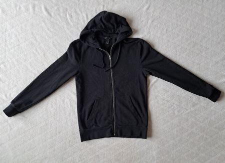 Schwarzer Kapuzenpullover Gr. S "Stilinski 24 "