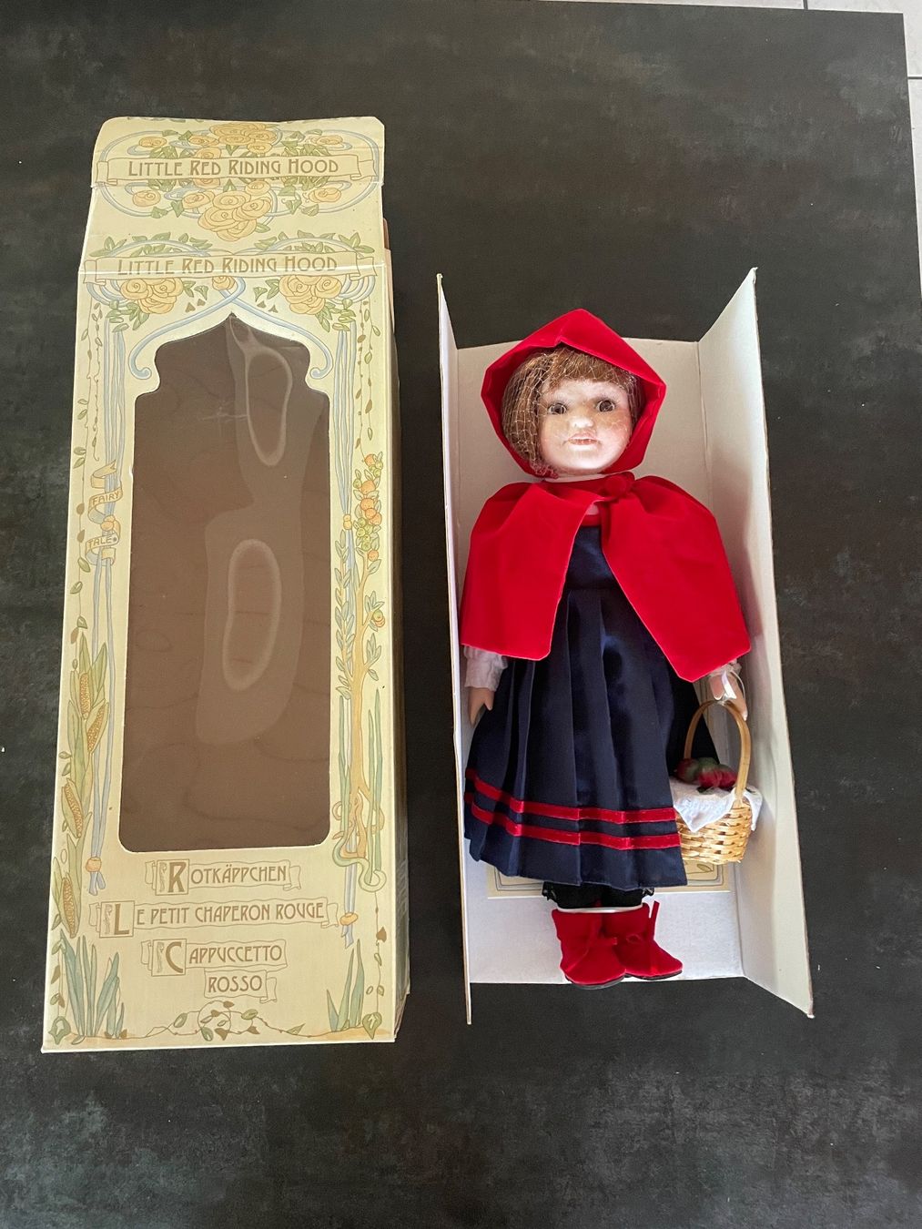 Puppen: Le Petit Chaperon Rouge Fairytale Collection – Gebraucht aus Vallamand von Bricbracbroc82 2
