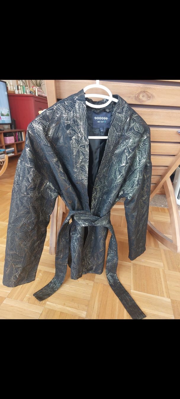 Arte internazionale: Kimono noir à dorures Bonobo – Usato da Avully venduto da jul_n8zt 1