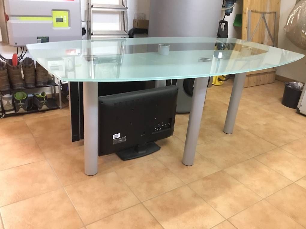 Tavoli: Glastisch mit schöner Schiffsbodenform – Usato da Fisibach venduto da zebra17 1