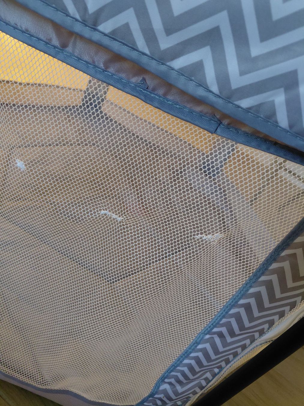Lauf- & Sicherungsgitter: Parc bébé pliable gris motif chevron – Gebraucht aus Travers von adr_qyj5 6
