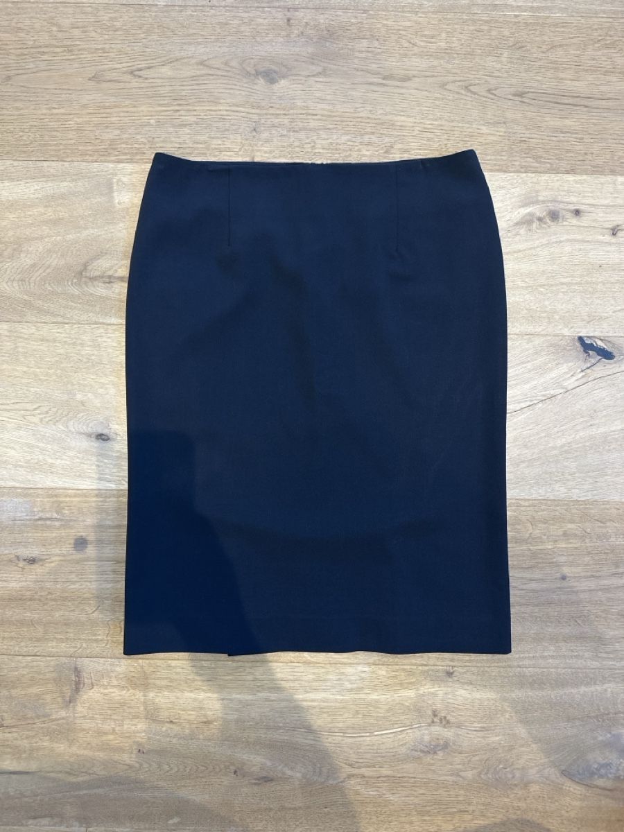 Jupes: Jupe noir Theory , taille 2  – D'occasion à Commugny par rus_my8v