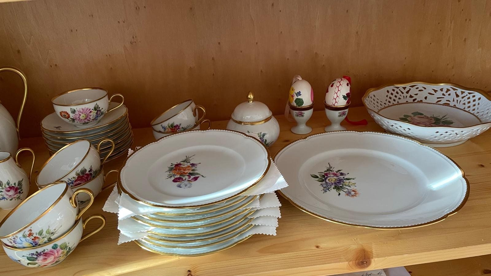 Set di piatti: handbemaltes Kaffee- / Teeservice – Usato da Therwil venduto da Cedricceline 1