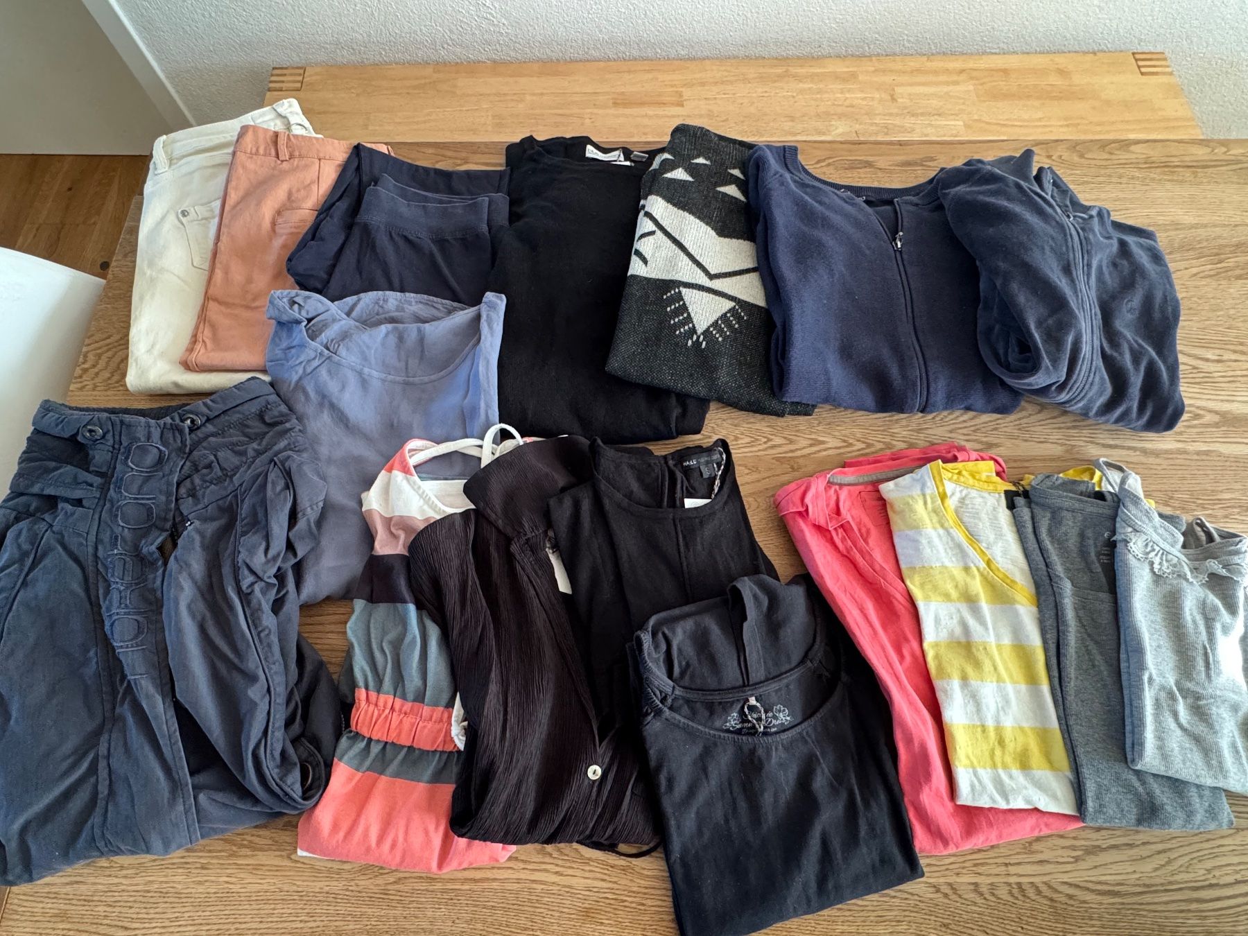 Lotti di vestiti: Kleiderpacket grösse S – Usato da Glashütten venduto da jane8