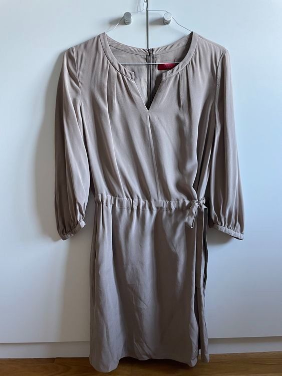 Hugo Boss Vestiti: Damenkleid aus Seide von Boss – Usato da Zug venduto da bar_x8bv