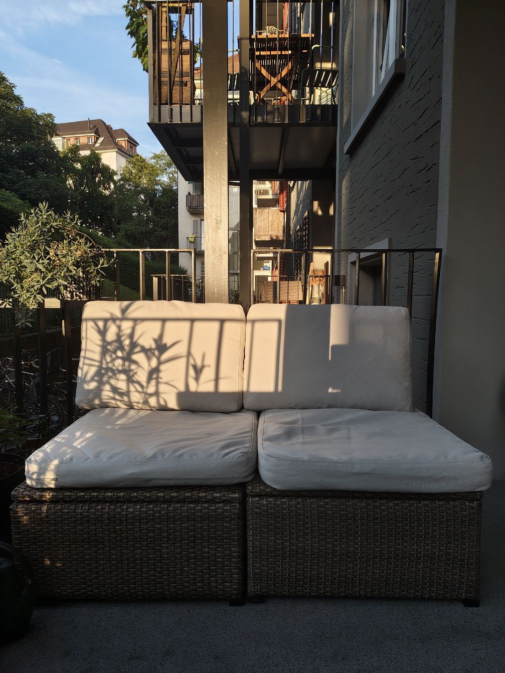 Ikea Divani: Garten Lounge IKEA 2er Sofa mit Kissen – Usato da Zürich venduto da jac_qw7q 4