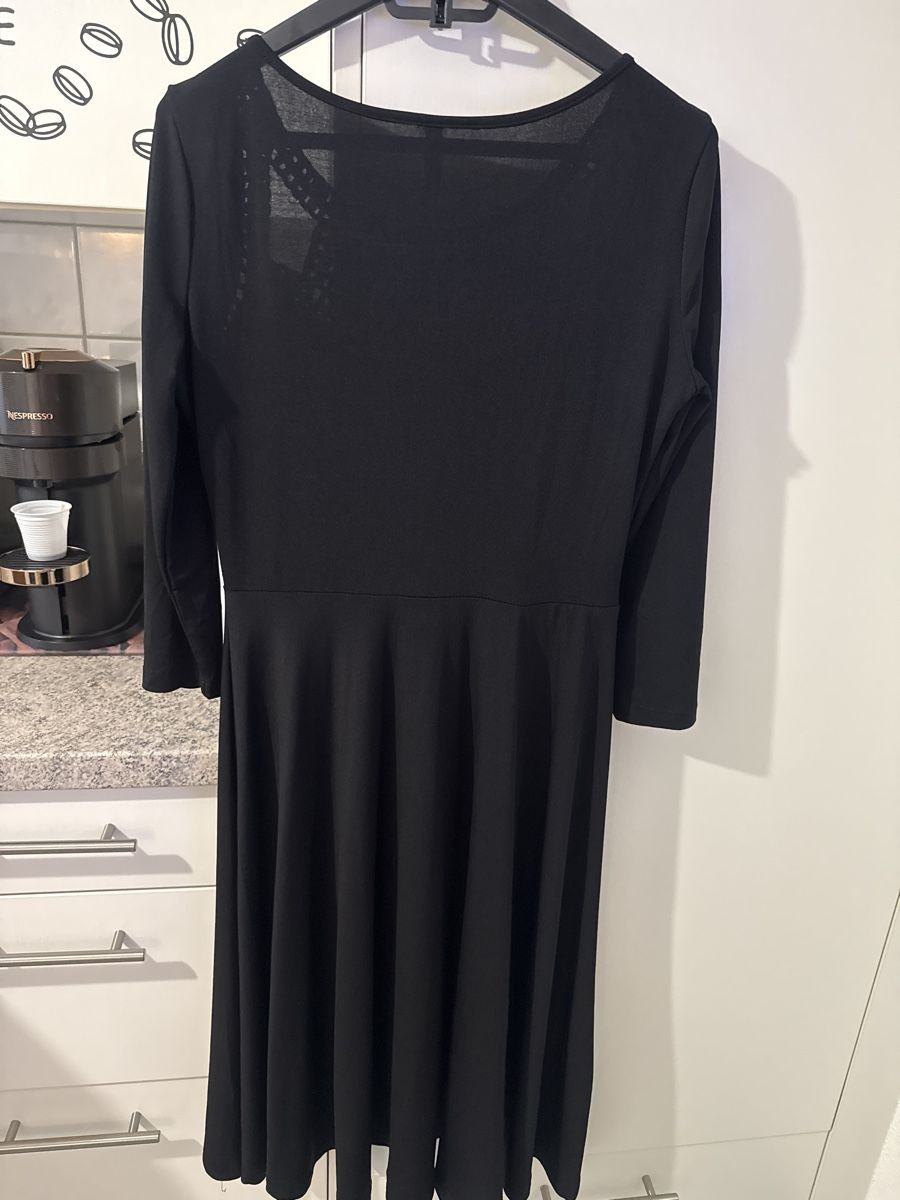 Kleider: Elegantes, schwarzes Kleid von Chiara Forthi, Grösse M – Gebraucht aus Basel von ros_sb8c 2
