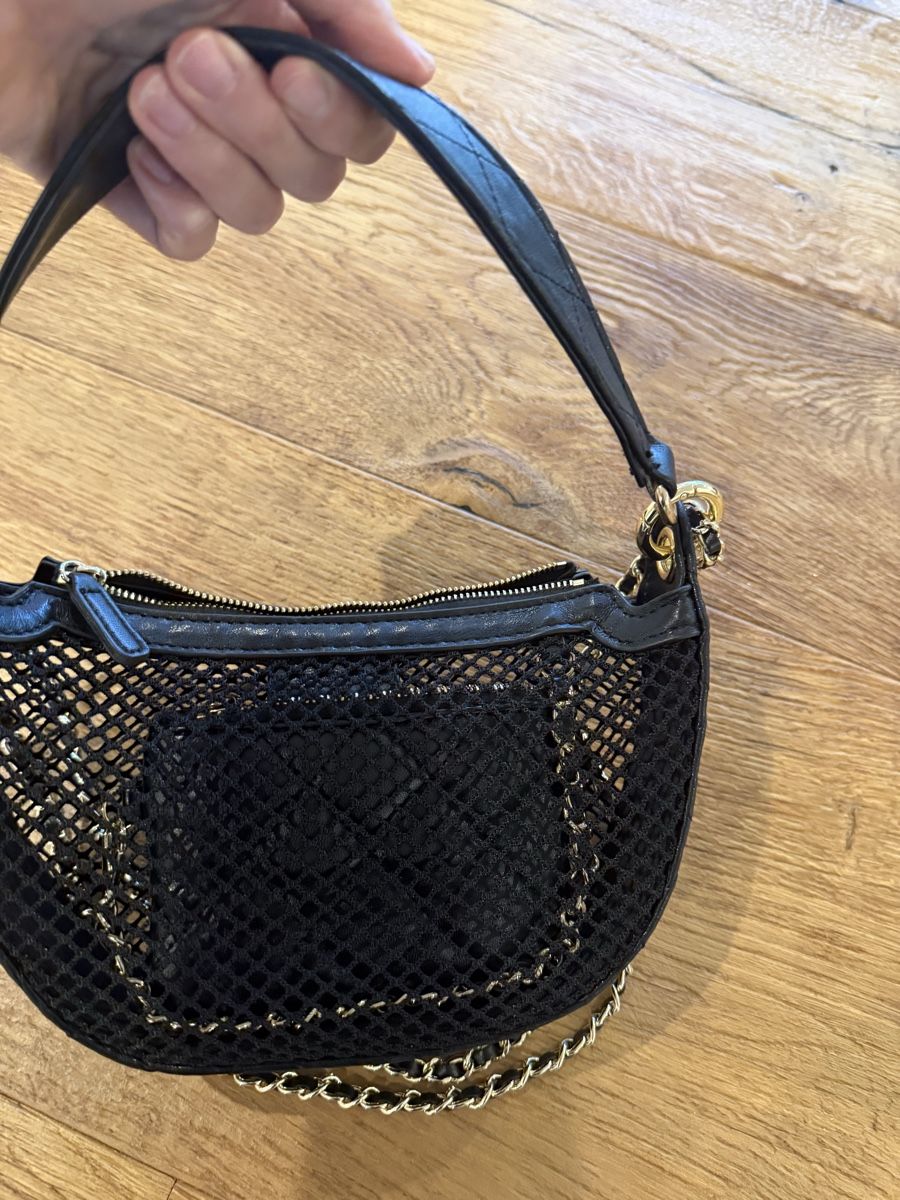 Chanel Borse da donna: Borsa Chanel nera in rete con pochette interna – Usato da Montagnola venduto da sar_g6nd 3