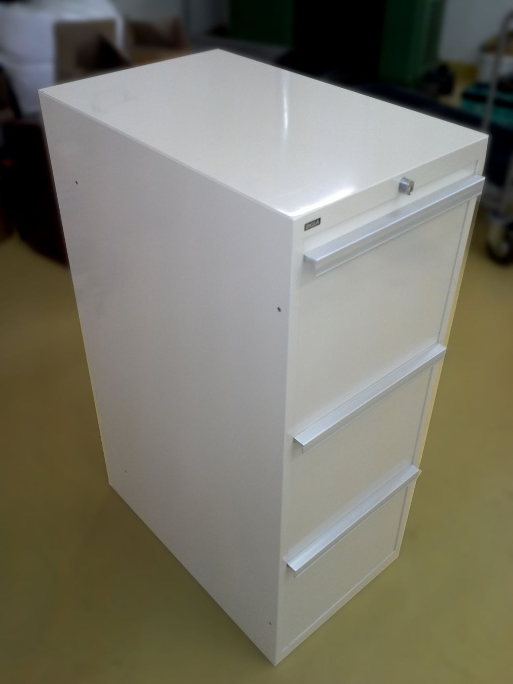 Bigla Armadi: Armoire métallique pour classement – Usato da La Chaux-de-Fonds venduto da Cooltchaps