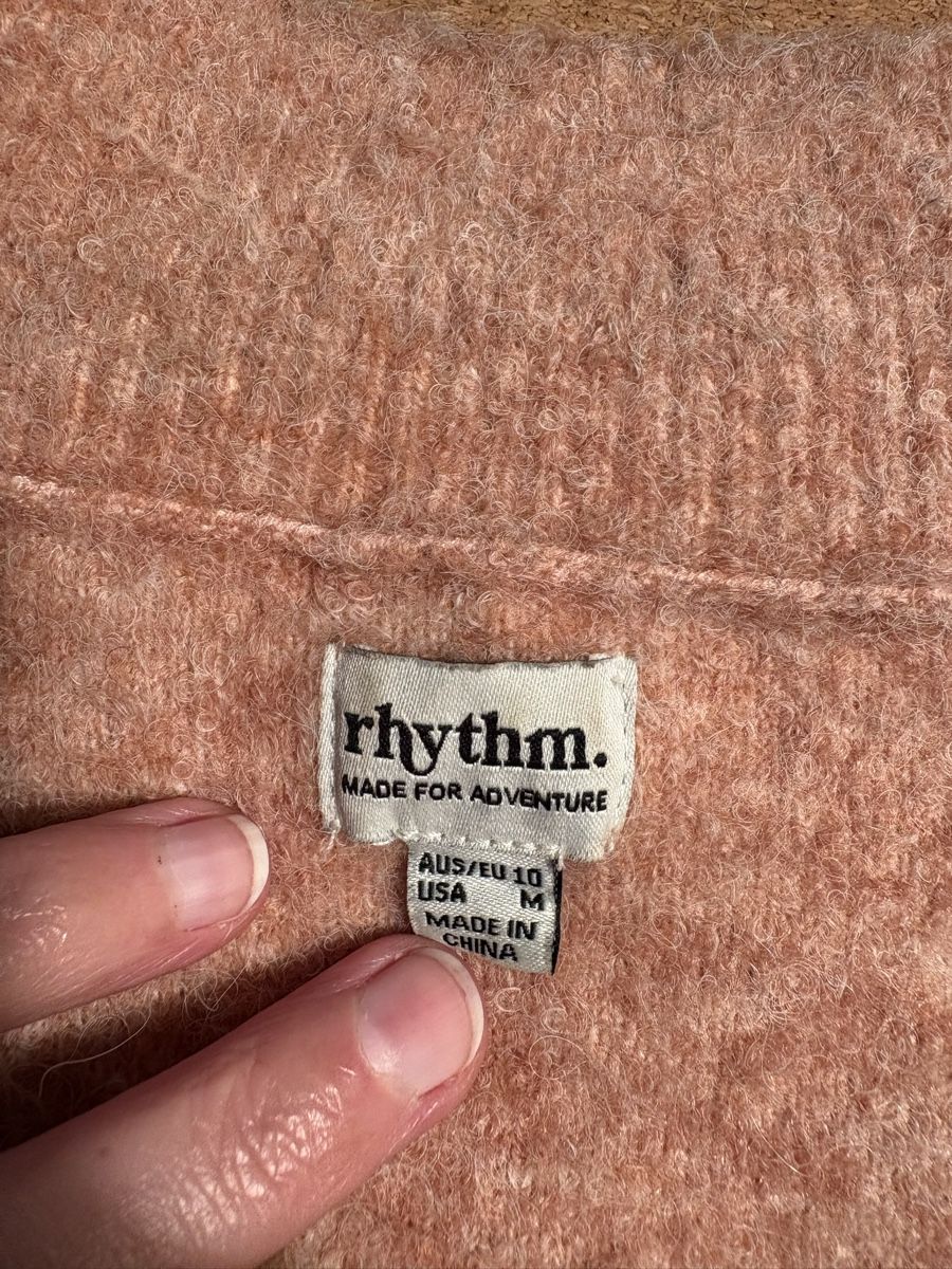 Maglioni & Felpe: Flauschiger, warmer Pullover in Rosa von Rhythm, Grösse M – Nuovo (secondo la descrizione) da Zürich venduto da wei_8n2l 6