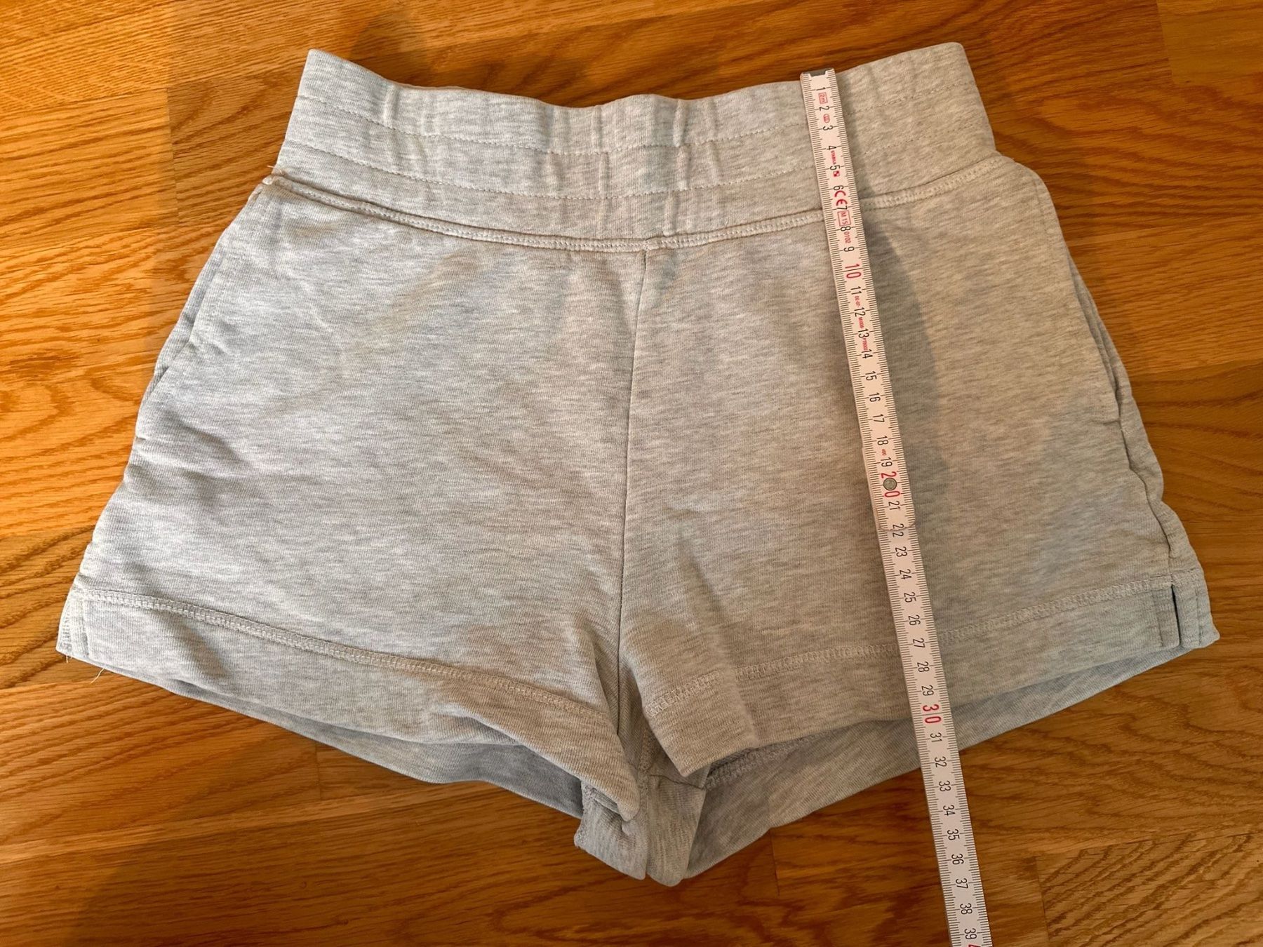 H&M Pantaloni: Shorts von H&M_Grau_Gr. XS. – Usato da Zürich venduto da Sunnyflower97 5