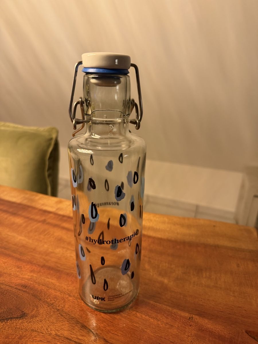 Gläser, Krüge & Flaschen: Glasflasche mit Bügelverschluss – Neu und originalverpackt aus Muttenz von Zara-Camp 1