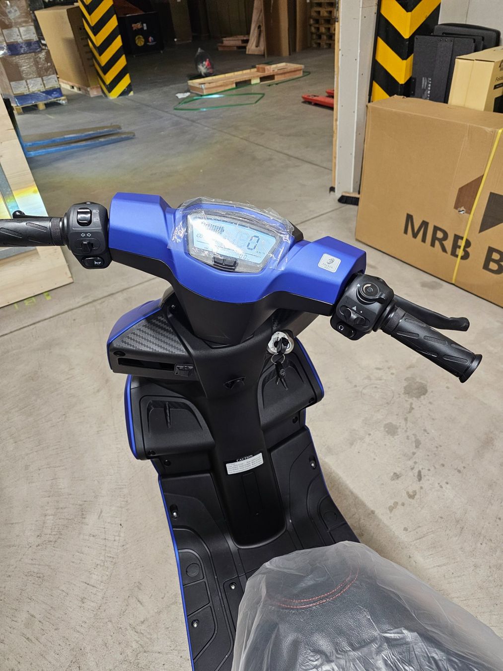 Scooter: E-Roller mit 3KW Bosch Radnabenmotor – Nuovo e nell'imballaggio originale da Bünzen venduto da MRB_Services 1