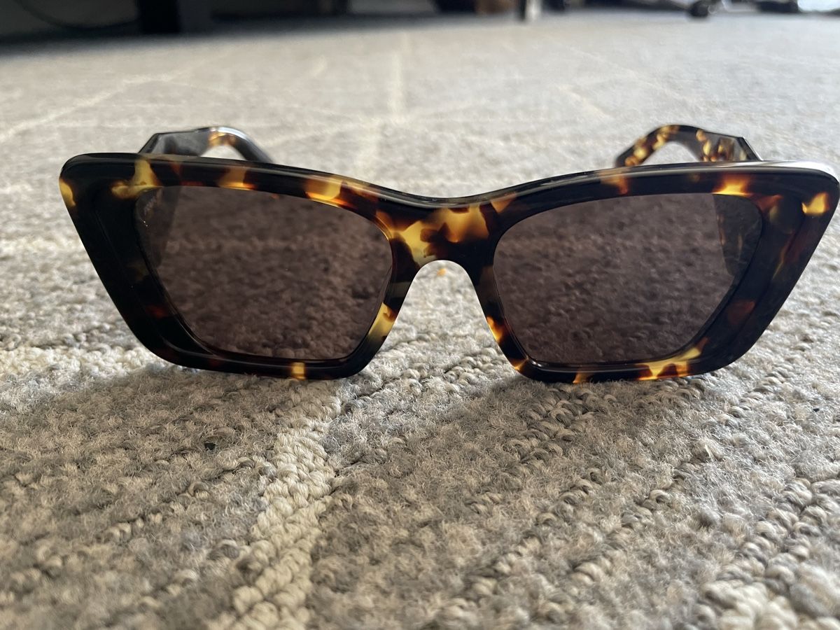 Prada Brillen & Gläser: Prada Sunglasses - New and no accessories  – Gebraucht aus Meilen von val_tsv8