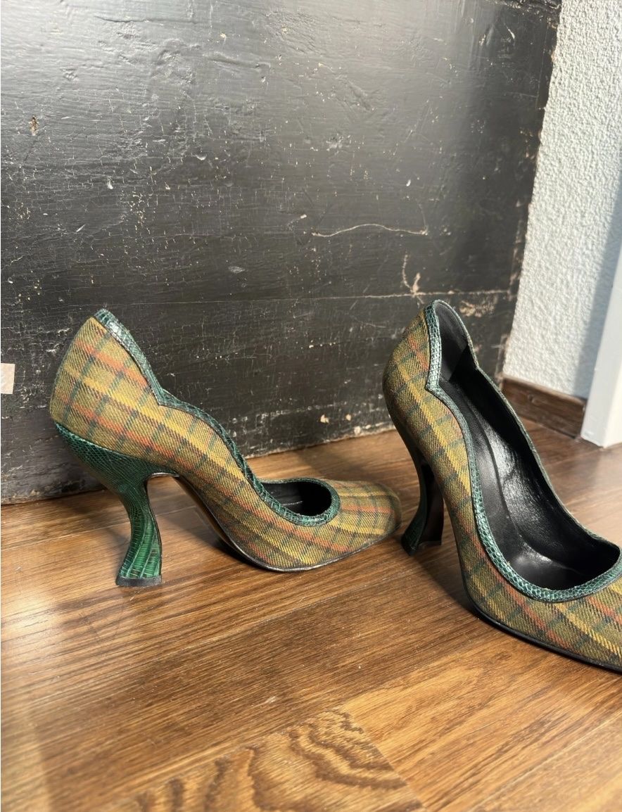 Prada Scarpe da donna: Prada Pumps / Herbst 2004 – Usato da Zürich venduto da amsae 2