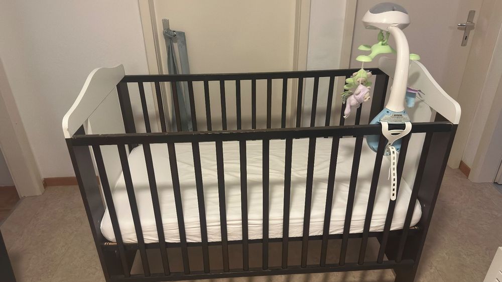 Kindermöbel mit Giraffenmotiv gebraucht in gutem Zustand (D'occasion) à Pfeffikon LU pour CHF 10 – retrait uniquement