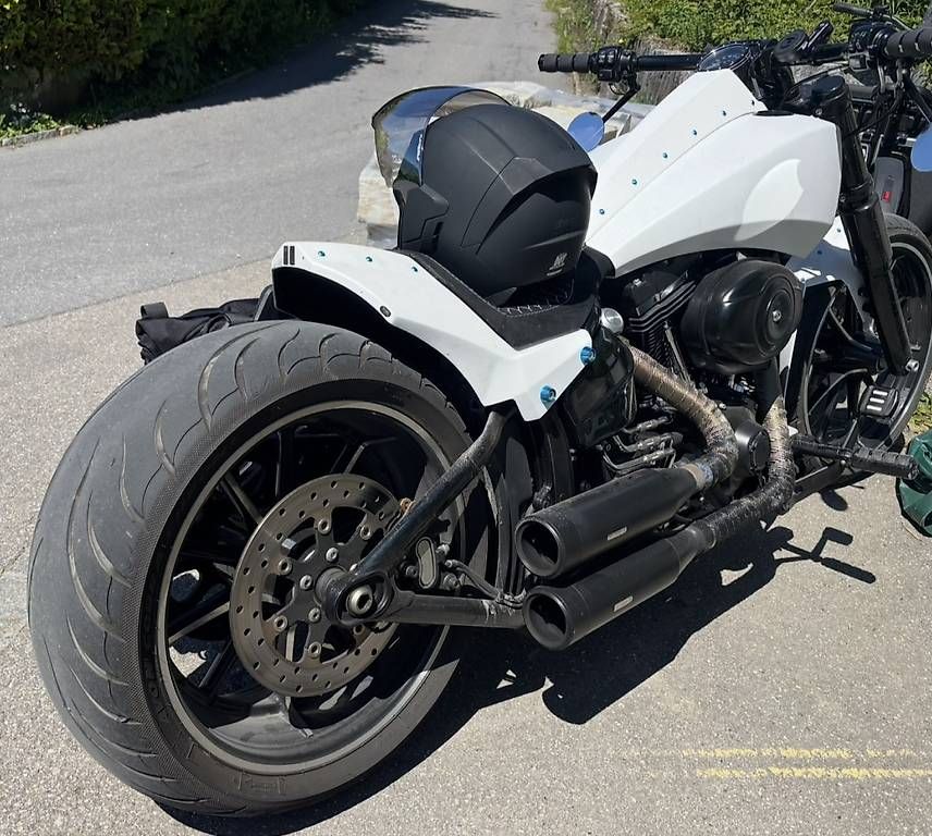 Chopper: Custom Harley Breakout – Gebraucht aus Ernetschwil von Sevo_0 1