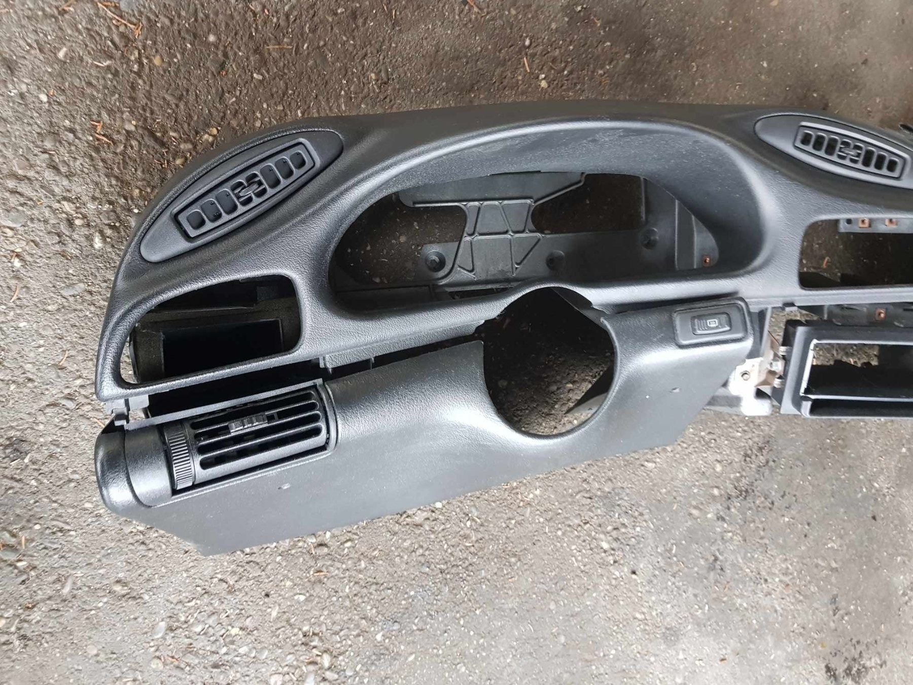 Chevrolet Alle Autoersatzteile: Armaturenbrett / Dashboard,  Camaro 93-97 – Gebraucht aus Niedergösgen von usc_8fsx 1