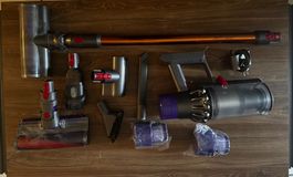 Dyson SV12 Absolute – defekt inkl. Zubehör