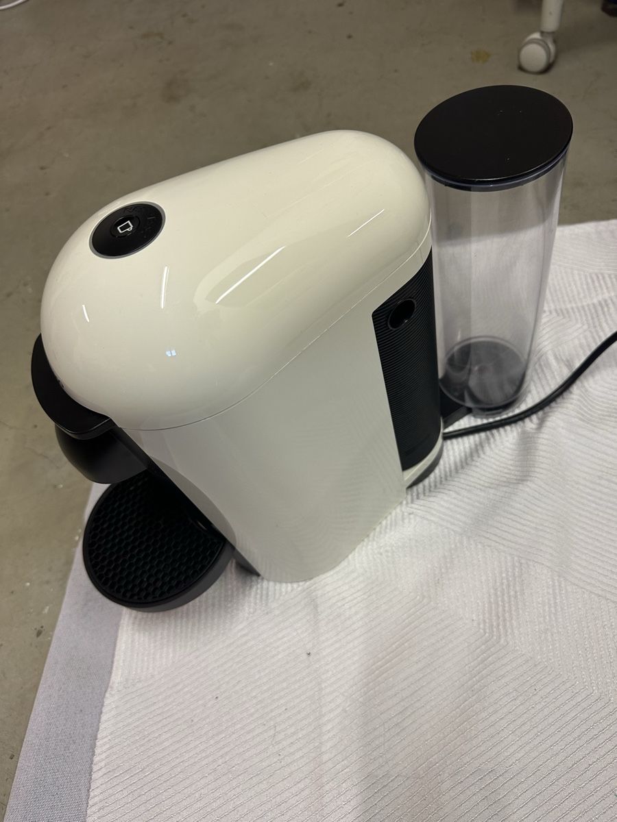 Nespresso Macchine per caffè & Macchine per espresso: Nespresso Vertuo Pop Kapselmaschine Weiss – Usato da Affoltern am Albis venduto da den_8qgw 1