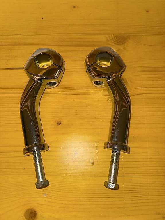 Harley-Davidson Toutes les pièces détachées moto: GEBOGENE PULLBACK FAT RISER HARLEY DAVIDSON – D'occasion à Wohlen AG par Capo13
