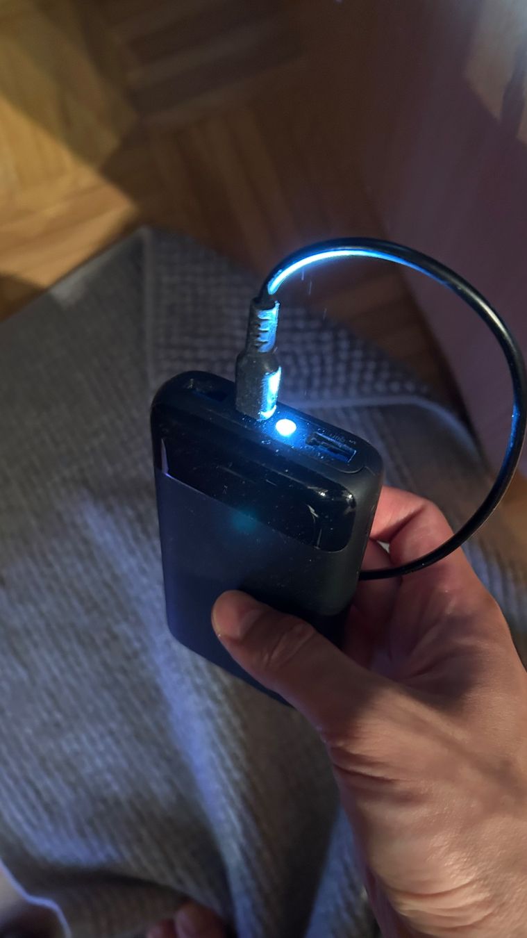 Akkus: INIU 20'000mAh Power Bank (fast neu) inkl. Taschenlampe – Gebraucht aus Bülach von wil_z8tf 3